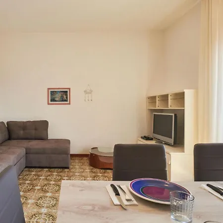 Appartement Sweet By Interhome Dongo